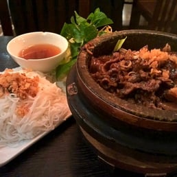 Sapa - Geschnetzeltes Rinderfleisch, gegrillt mit Zitronengras und Barbecue-Sauce und Reisnudeln. - food - Vietnamese Near Me - Offenbach, HE