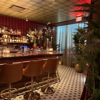 Carbone Vino - Bar - Italian Near Me - Coconut Grove, Florida