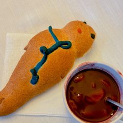 Dunellen Bakery - Pan de guagua + colada morada