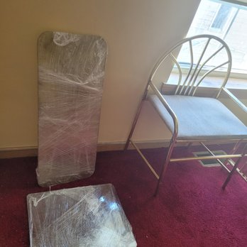 Flash Movers - My vanity glass that they couldn't even reattach to the vanity - Movers Near Me - Oak Park , Illinois