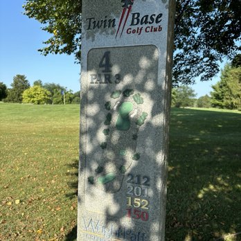 Twin Base Golf Club - Yardage and signage for hole 4 - Golf Near Me - Fairborn, Ohio Twin Base Golf Club - Yardage and signage for hole 4 - Golf Near Me - Fairborn, Ohio