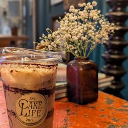 Cake Life Co. - Ferraro rochero latte