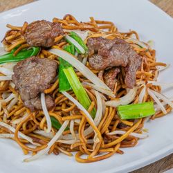 China Red - BEEF CHOW MEIN