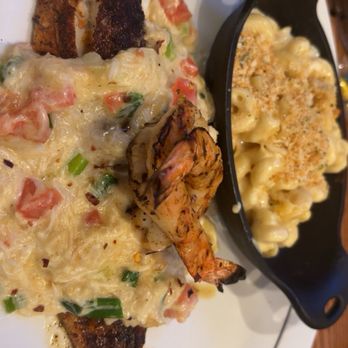 Saltgrass Steak House - Blackened Redfish Smoked Macaroni & Cheese - Seafood Near Me - Metairie, Louisiana Saltgrass Steak House - Blackened Redfish Smoked Macaroni & Cheese - Seafood Near Me - Metairie, Louisiana