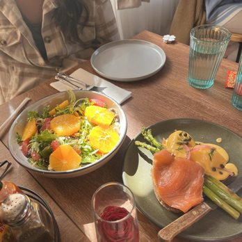 Darla Cafe - Citrus salad and smoked salmon Benedict - Asian Fusion Near Me - Saratoga, California Darla Cafe - Citrus salad and smoked salmon Benedict - Asian Fusion Near Me - Saratoga, California