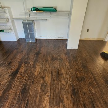 Shelton Industrial - a hardwood floor in a home - Lawn Services Near Me Shelton Industrial - a hardwood floor in a home - Lawn Services Near Me