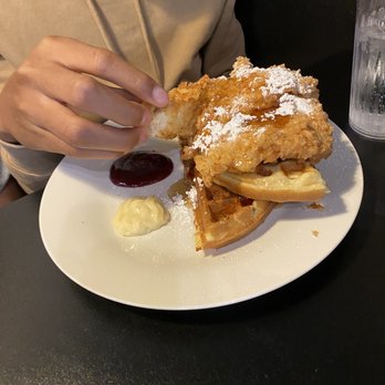 Chef Vargas - Fried Chicken and Waffle - Breakfast & Brunch Near Me - Elkins Park, Pennsylvania