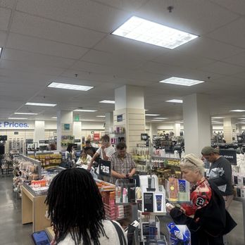 Nordstrom Rack - Been in line for 25 minutes - Department Stores Near Me - Los Angeles, California Nordstrom Rack - Been in line for 25 minutes - Department Stores Near Me - Los Angeles, California