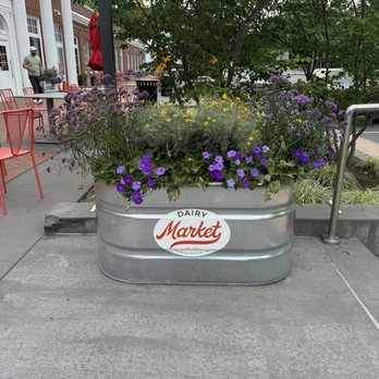 Dairy Market - Outside - Food Court Near Me - Charlottesville, Virginia