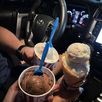 Wall's Old Fashioned Ice Cream - Birthday Cake & Chocolate Ice cream. - Ice Cream & Frozen Yogurt Near Me - Miami, Florida Wall's Old Fashioned Ice Cream - Birthday Cake & Chocolate Ice cream. - Ice Cream & Frozen Yogurt Near Me - Miami, Florida