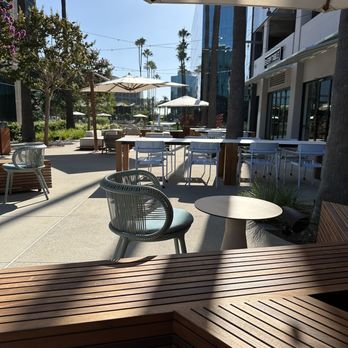 Everytable - Outdoor seating - Salad Near Me - Long Beach, California