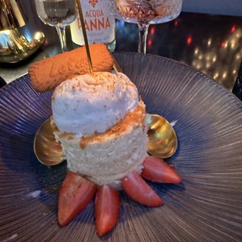 Experience Zuzu, Nashville - Birthday cake - Asian Fusion Near Me - Nashville, Tennessee Experience Zuzu, Nashville - Birthday cake - Asian Fusion Near Me - Nashville, Tennessee