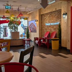 Queues de Castor - Interior of cafe