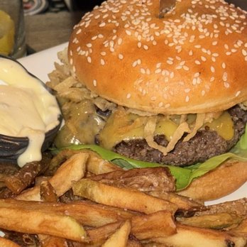 Red Pony - Cheese Burger - American Near Me - Franklin, Tennessee