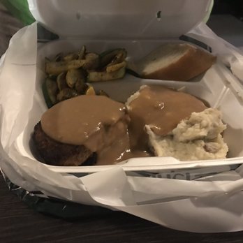 Metro Diner - Meatloaf mashed potatoes and string beans - American Near Me - Daytona Beach, Florida Metro Diner - Meatloaf mashed potatoes and string beans - American Near Me - Daytona Beach, Florida