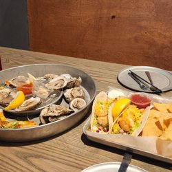 Shuckin' Shack Oyster Bar