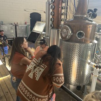 Hochatown Distilling - Distillery tour - Distilleries Near Me - Broken Bow, Oklahoma