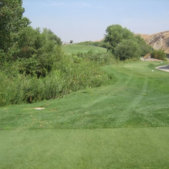 Dos Lagos Golf Course - First par 3 - Golf Near Me - Corona, California Dos Lagos Golf Course - First par 3 - Golf Near Me - Corona, California