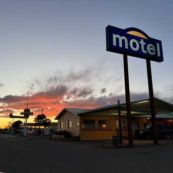Sunset Motel - Hotels Near Me - Moriarty, New Mexico