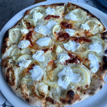 Gusto - Amalfi Pie - Italian Near Me - Denver, Colorado