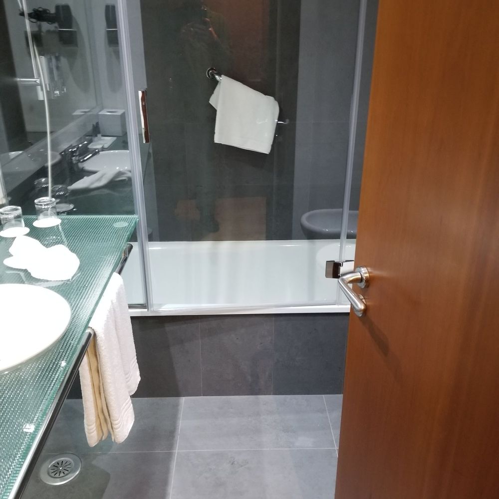 Four Points by Sheraton Barcelona Diagonal - Hotels Near Me - Barcelona, B Four Points by Sheraton Barcelona Diagonal - Hotels Near Me - Barcelona, B