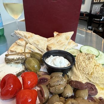 Vino Volo - Mediterranean Plate - Wine Bars Near Me - Orlando, Florida Vino Volo - Mediterranean Plate - Wine Bars Near Me - Orlando, Florida