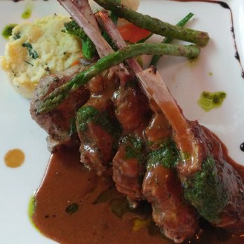River Café - Rack of lamb. Delicious flavor and perfectly cooked - Mexican Near Me - Puerto Vallarta, JAL