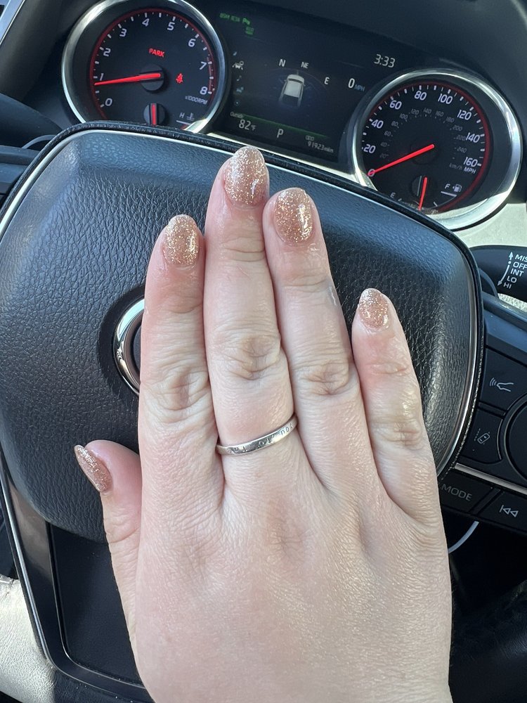 Top Nails Logo