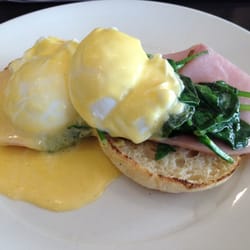 Lake Restaurant Cafe - Eggs Benedict with ham