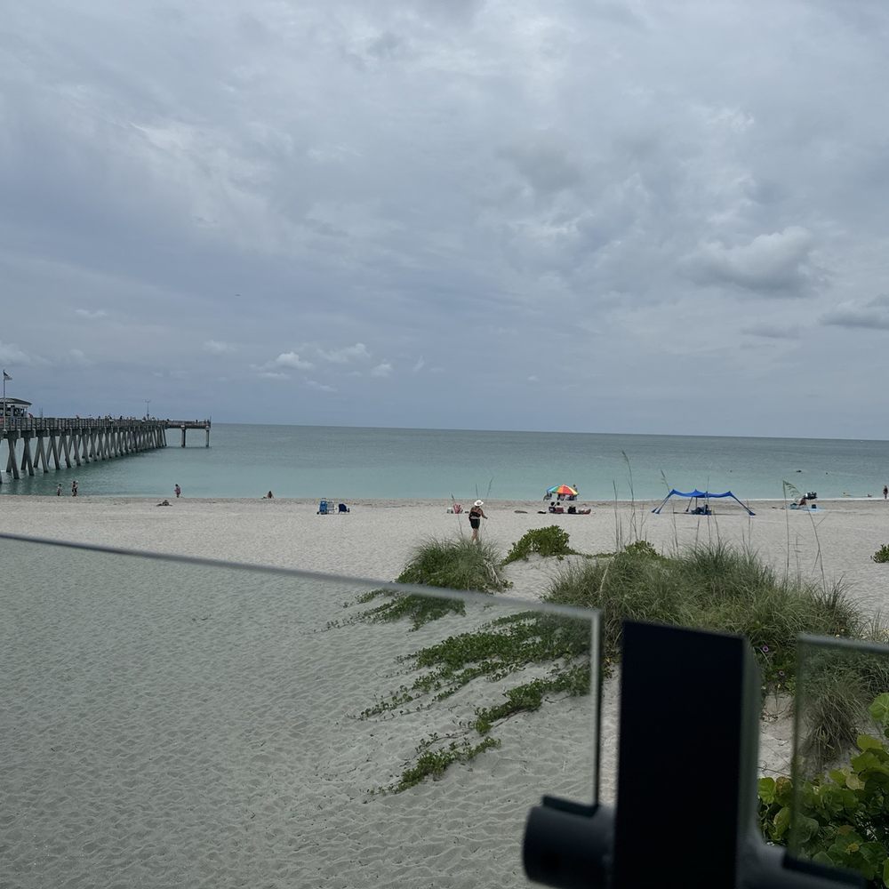 Fins At Sharky's - View of the beach and pier - Steakhouses Near Me - Venice, Florida Fins At Sharky's - View of the beach and pier - Steakhouses Near Me - Venice, Florida