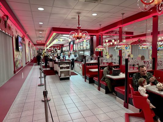 Sarris Candies by null