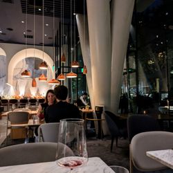 Imperfecto - Interior at night