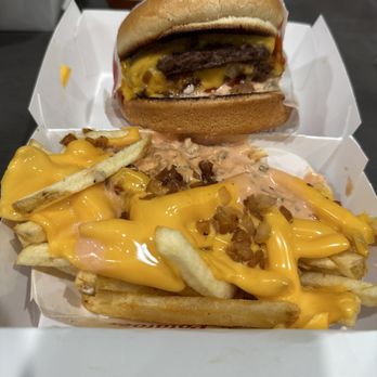 In-N-Out Burger - Best! - Burgers Near Me - Sherman Oaks, California In-N-Out Burger - Best! - Burgers Near Me - Sherman Oaks, California