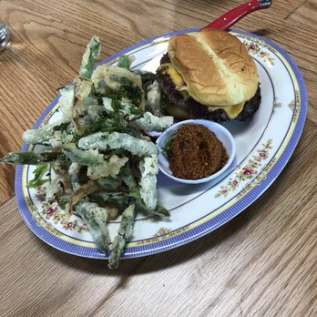 Eem - Above average taste, but why such a tiny burger for $13? - Cocktail Bars Near Me - Portland, Oregon