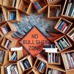 Kiss the Sky Books - No bulletin zone!