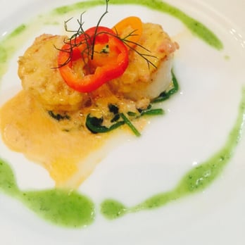 Cafe Miro - Scallops with Uni sauce - couldn't tell it was Uni really subtle - Modern European Near Me - Honolulu, Hawaii