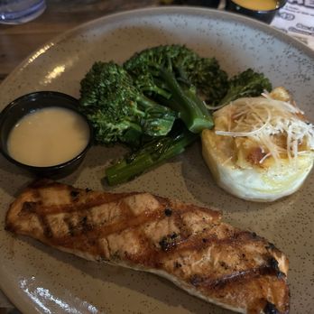 Jekyll & Hyde Taphouse and Grill - Salmon - British Near Me - Waxhaw, North Carolina Jekyll & Hyde Taphouse and Grill - Salmon - British Near Me - Waxhaw, North Carolina