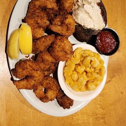 Shakers Restaurant - Fried Shrimp Dinner