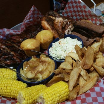 Famous Dave's Bar-B-Que - Best family combo plate for the right price - Barbeque Near Me - Mesa, Arizona