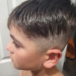 J Junior's Barber Shop