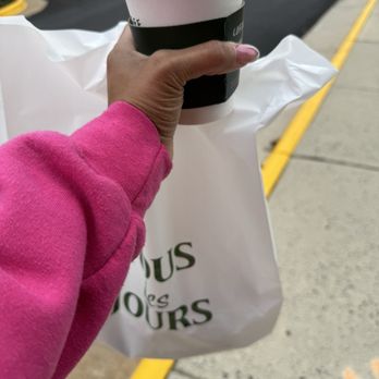 Tous Les Jours Bakery and Cafe - Bakeries Near Me - Tysons, Virginia