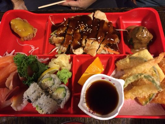 Hi Dozo Sushi by null