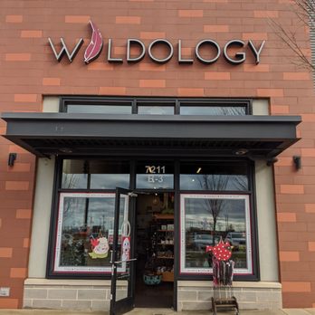 Wildology At Waverly - Storefront - Bird Shops Near Me - Charlotte, North Carolina Wildology At Waverly - Storefront - Bird Shops Near Me - Charlotte, North Carolina