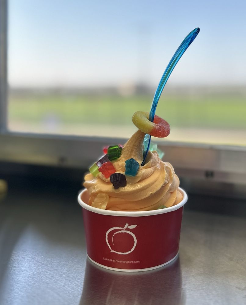 Peachwave Frozen Yogurt Logo