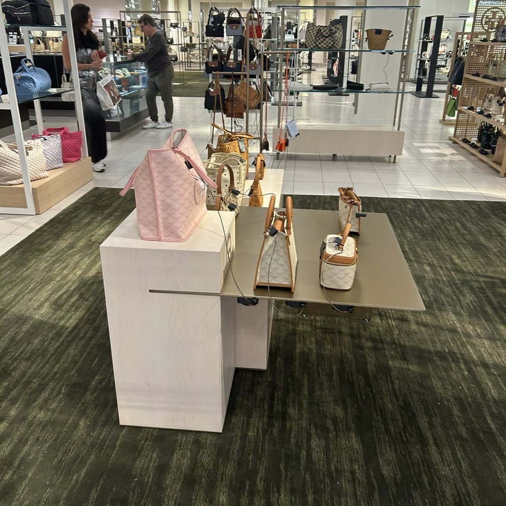 Nordstrom Aventura - Department Stores Near Me - Aventura, Florida
