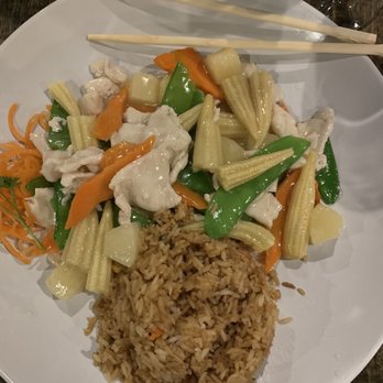 Fusion Bowl Cornelius - Pineapple Gai Pan - Asian Fusion Near Me - Cornelius, North Carolina Fusion Bowl Cornelius - Pineapple Gai Pan - Asian Fusion Near Me - Cornelius, North Carolina