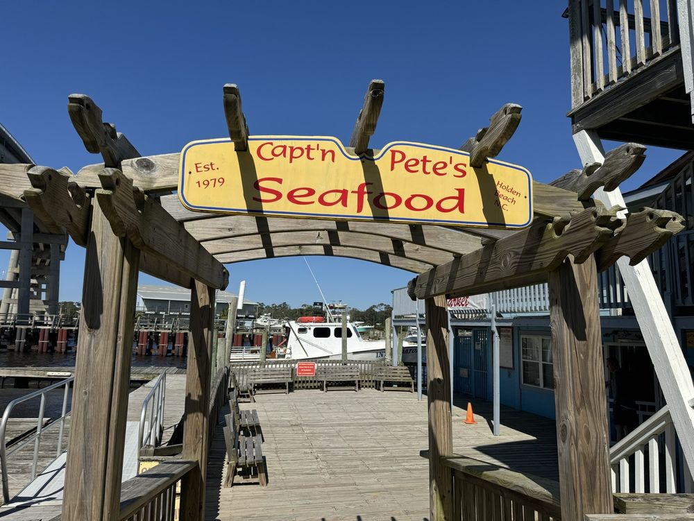 Capt'n Pete's Seafood Market Logo
