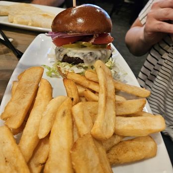 Green Street Restaurant - Cheeseburger - New American Near Me - Pasadena, California Green Street Restaurant - Cheeseburger - New American Near Me - Pasadena, California