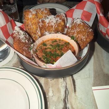 Lee's - Fried ravioli - Cocktail Bars Near Me - Houston, Texas