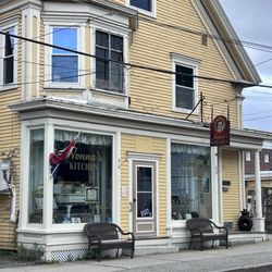 Nonna's Kitchen - Nonnas in Gorham NH